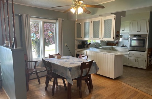 Manitoulin District House | QUIET, Newly Updated Waterfront in South Baymouth, Manitoulin Island. Sleeps 6.