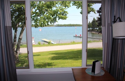 Manitoulin District House | QUIET, Newly Updated Waterfront in South Baymouth, Manitoulin Island. Sleeps 6.