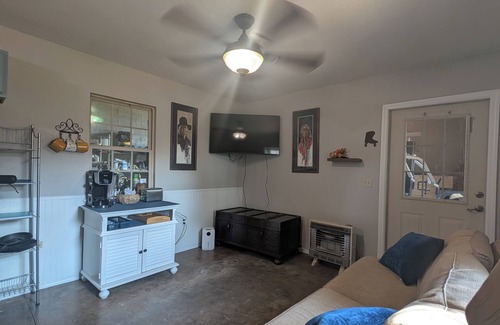 Centerville Apartment | Quiet one bedroom apartment near Dardanelle Lake on 10 Acres