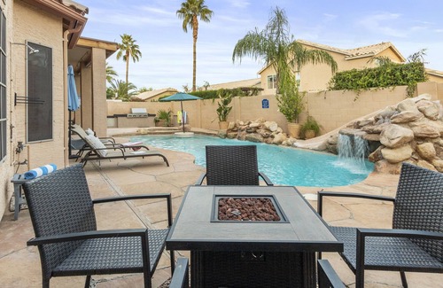 The Islands House | Quiet, Palatial Family Home in Gilbert Islands