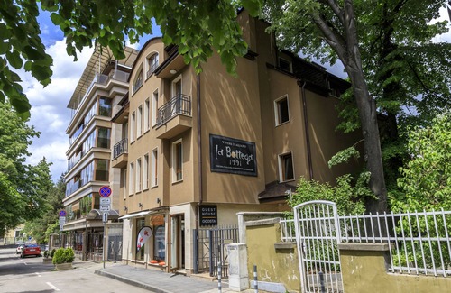 Sofia Apartment | Quiet Park Loft Next to Eagles Bridge