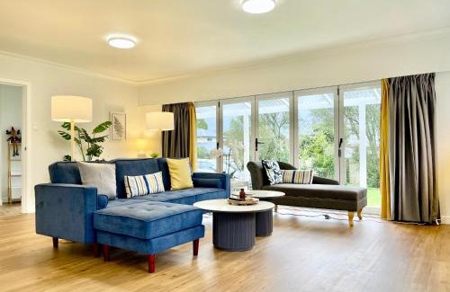 Hamilton Villa | Quiet, private and 5-bedroom holiday house