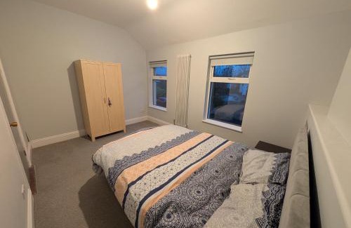 Londonderry House | Quiet Private Room in Prime Location