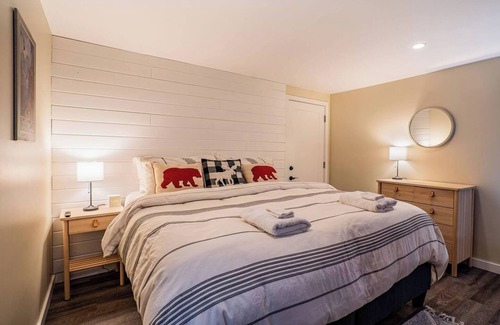 Revelstoke Bed & Breakfast | Quiet Private Stay in Peaceful Arrow Heights