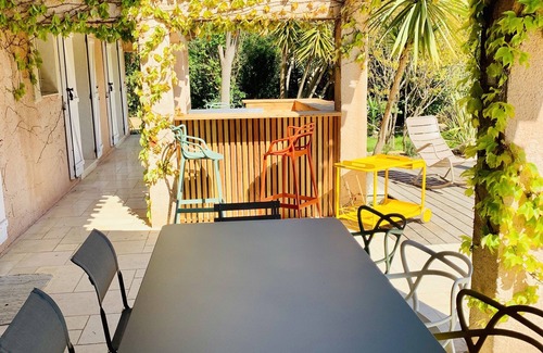 Saint-Cyr-sur-Mer Villa | Quiet Provencal property, private heated pool, 8-9 people, 3 km from the sea