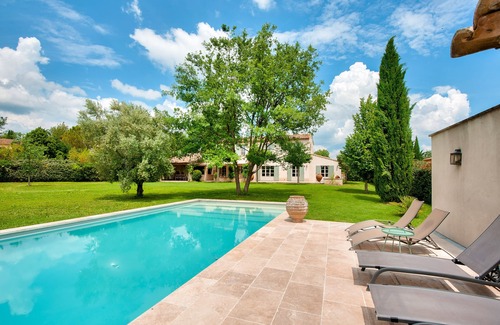 Aix-en-Provence House | Quiet Provencal farmhouse with large swimming pool in Aix en Provence.