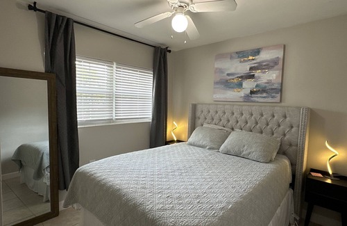 Seminole Heights Apartment | Quiet Queen Cottage in Seminole Heights