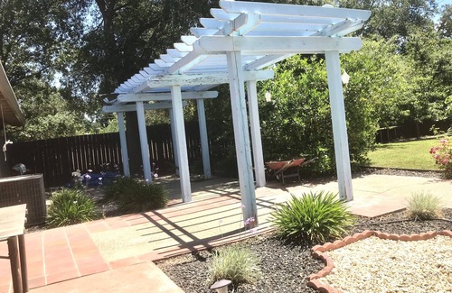 Carmichael House | Quiet, relaxing and specious home in cul-de-sac