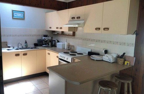 Swanhaven House | Quiet relaxing home close to beach, lake at your doorstep.