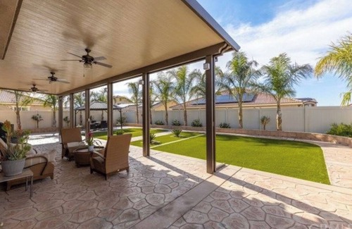 San Jacinto House | Quiet resort style backyard perfect for entertainment