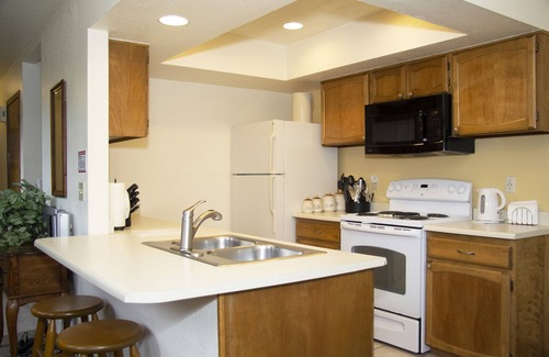 Pinetop Villa | Quiet Resort Villa Beautifully Landscaped w Attached Garage at Quality Hill
