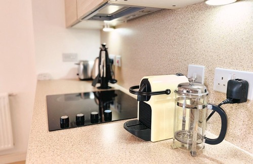 West Hendon Apartment | Quiet Retreat 1BR Apartment Near Wembley Stadium