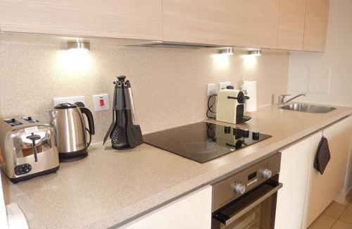 West Hendon Apartment | Quiet Retreat 1BR Apartment Near Wembley Stadium