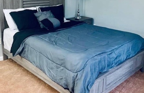 Lithonia House | Quiet Retreat Near Arabia Mountain National Heritage Area, Home Office and Patio