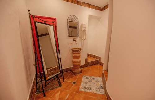 Dar Tazi House | Quiet riad in the charming city of Fez