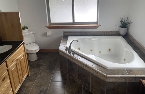 Newport Cabin | Quiet Riverfront Cabin w/100ft+ of Shoreline, WFH, Pet Friendly