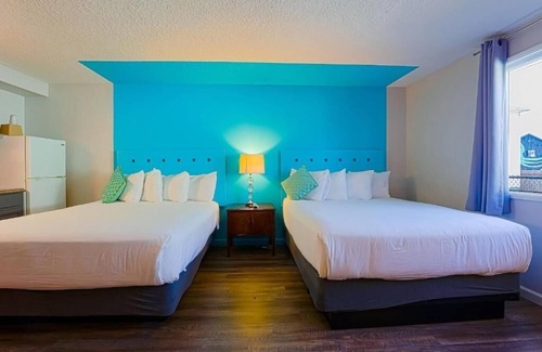 Seaside Hotel | Quiet Room for Relaxation Near Local Seaside Landmarks