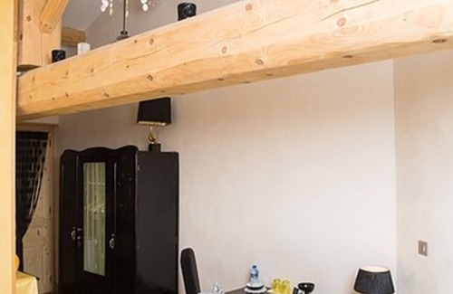 Villars-les-Dombes Bed & Breakfast | Quiet room B&b - at Domaine de La Bellière