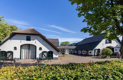 Hoevelaken Hotel | Quiet Room Near Amersfoort for Outdoor Adventures Near Hindeloopenkade