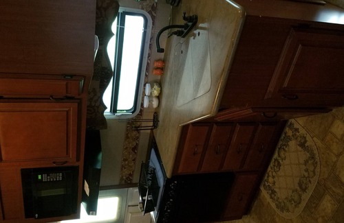Pipe Creek House | Quiet roomy 5th wheel RV nestled on 5 acres of the Texas hill country.
