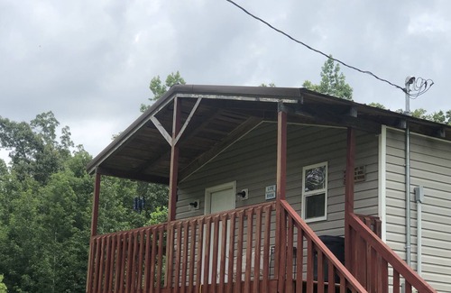 Holladay House | Quiet Rustic Cabin at the river. Family friendly