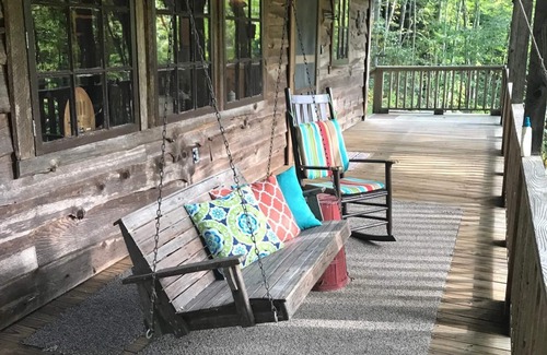 Whittier Cabin | Quiet Rustic Getaway