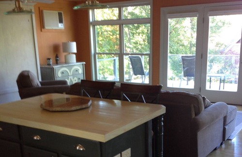 Bostic House | Quiet sanctuary for two facing South Mountain State Park