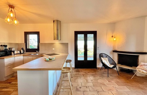Antheor Villa | Quiet, sea view and close to tourist areas