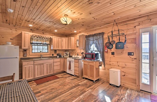 Berea Cottage | Quiet & Secluded Berea Cabin on 70-acre Farm!