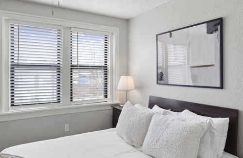 South Hyde Park Apartment | Quiet & Spacious | Easy Check-in + W&D | Zencity