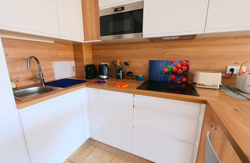 Saint-Cyprien Plage Apartment | QUIET STANDING, VERY LARGE TERRACE, SWIMMING POOL, 800 M FROM THE BEACH, RENOVATED IN 2024