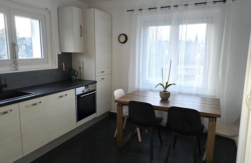 Mies Apartment | Quiet stay near Lake Geneva