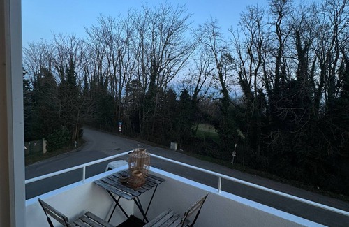 Mies Apartment | Quiet stay near Lake Geneva