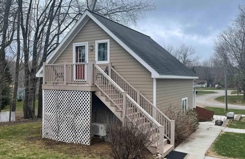 Frankfort Apartment | Quiet studio apartment in beautiful Frankfort Michigan