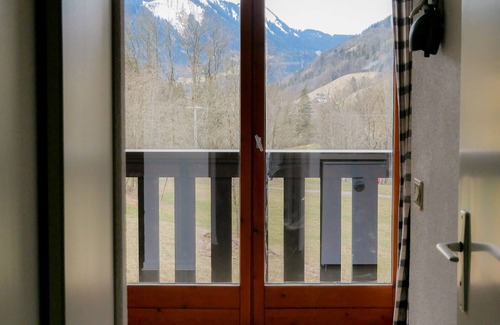 Abondance Apartment | Quiet Studio Cabin with Balcony, Ski Locker, and Pet-Friendly in Richebourg!