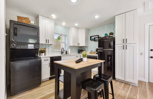 Lakeshore South Apartment | Quiet Studio Guesthouse in Jax - Near Downtown