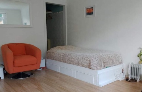 Liverpool Apartment | Quiet studio in a leafy place.