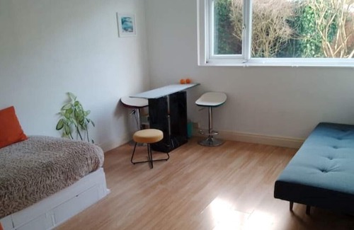 Liverpool Apartment | Quiet studio in a leafy place.
