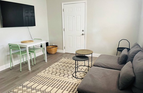 New Port Richey Apartment | Quiet studio in New Port Richey Downtown. Apartment B