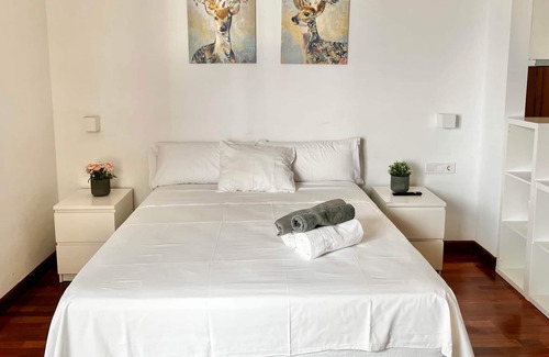 Palacio Apartment | Quiet studio on GRAN VIA.