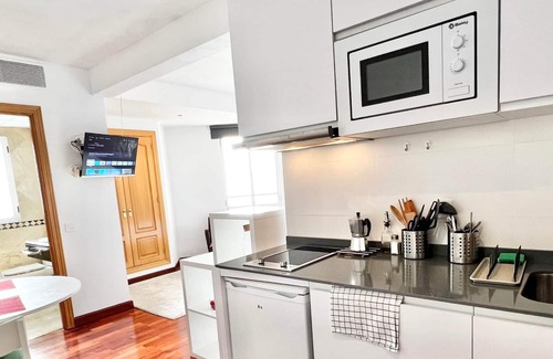 Palacio Apartment | Quiet studio on GRAN VIA.