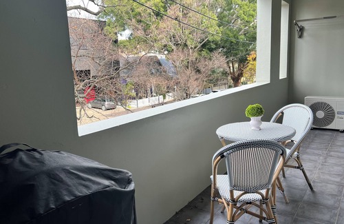 St Peters Apartment | Quiet & Stylish inner west pad next to Station