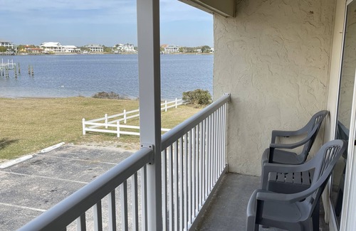 Villa Sabine Condo | Quiet, Sunny & Cheap! Walk to the Beach!n1 Bedroom Loft