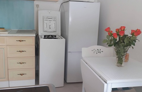 Saint-Marc-sur-Mer Apartment | Quiet T1 in St Marc sur Mer, 5 min walk to the beach, terrace and large bed!