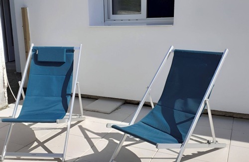 Saint-Marc-sur-Mer Apartment | Quiet T1 in St Marc sur Mer, 5 min walk to the beach, terrace and large bed!