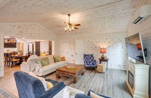 Pikeville Cabin | Quiet Tennessee Mountain Cabin w/Patio