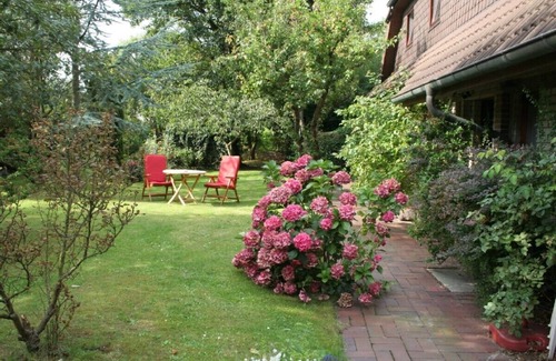 Wangerooge Apartment | Quiet, tidy holiday home with a large garden