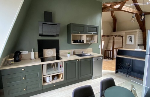 Auxerre House | Quiet town center, terrace and pool table, parking nearby