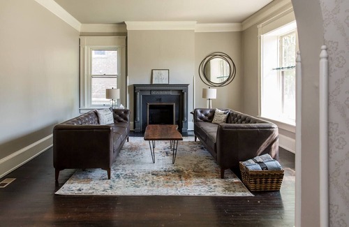 Chillicothe House | ❤️Quiet, Upscale, 5 Bedroom, Walk to Downtown❤️