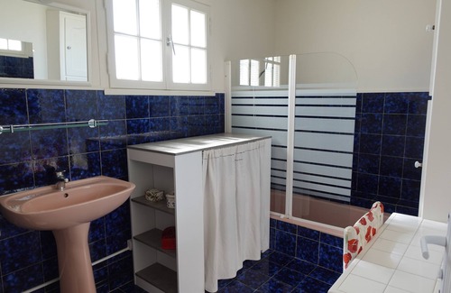 Saint Vivien House | Quiet vacation home just 8 minutes from the beach.